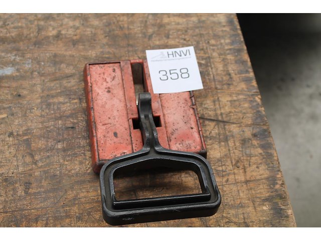 Platenmagneet met handvat. afmeting 15 x 15 cm. - afbeelding 1 van  2