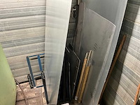 Platenrek met metaalvoorraad - afbeelding 3 van  3