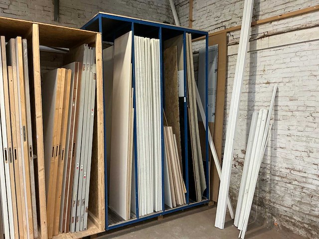 Platenstelling met inhoud - afbeelding 1 van  6