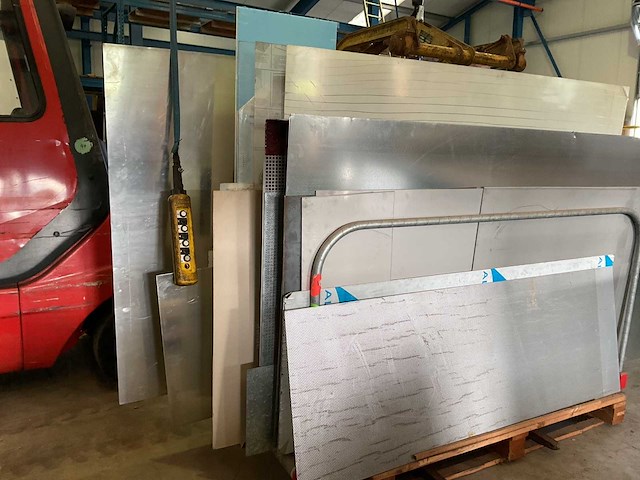 Platenstelling met inhoud - afbeelding 3 van  6