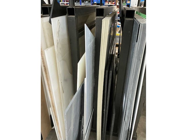 Platenstelling met voorraad kunststof - afbeelding 2 van  15