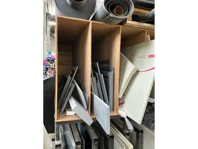 Platenstelling met voorraad kunststof - afbeelding 4 van  15