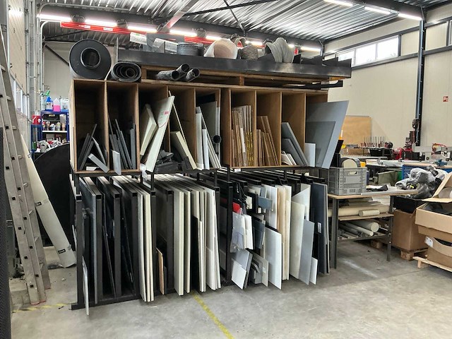 Platenstelling met voorraad kunststof - afbeelding 1 van  15