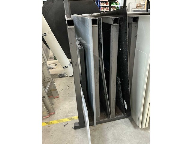 Platenstelling met voorraad kunststof - afbeelding 10 van  15