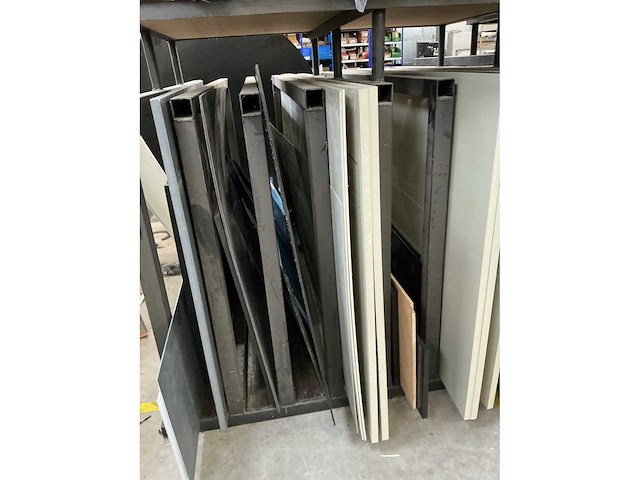 Platenstelling met voorraad kunststof - afbeelding 11 van  15