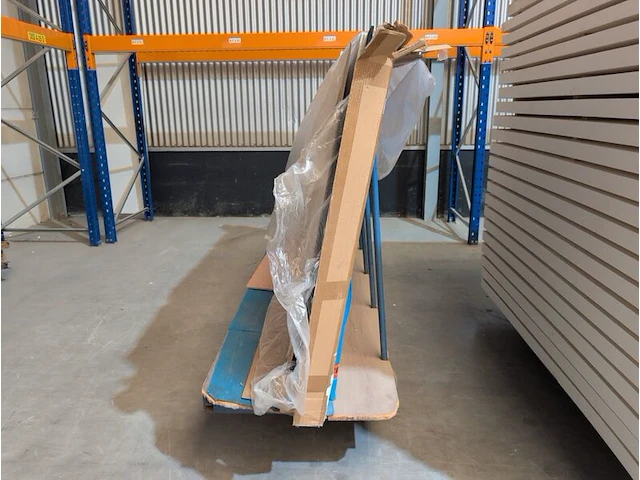 Platenwagen met inhoud - afbeelding 3 van  3