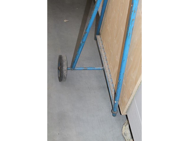 Platenwagen met twee massieve wielen. let op! exclusief inhoud. - afbeelding 3 van  4