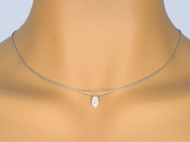 Platina halsketting met grote natuurlijke marquise geslepen diamant - afbeelding 2 van  9