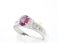Platina ring met diamanten en robijn - afbeelding 4 van  10