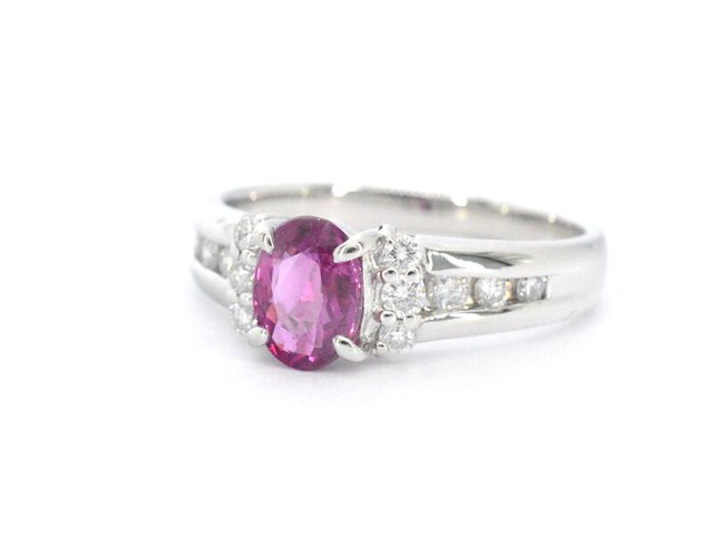 Platina ring met diamanten en robijn - afbeelding 9 van  10