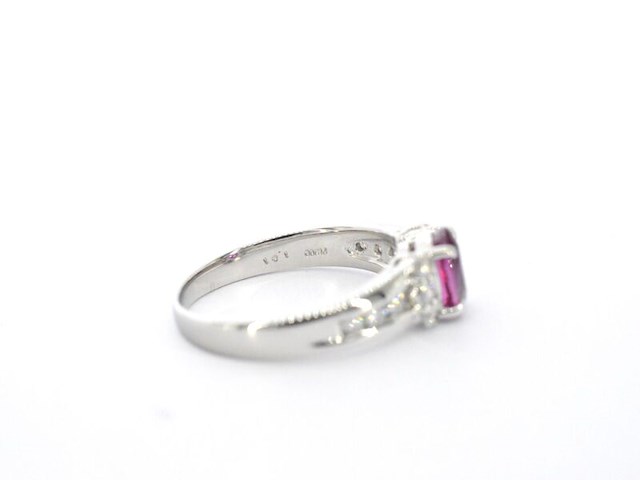 Platina ring met diamanten en robijn - afbeelding 10 van  10