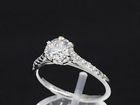 Platina ring met een 0.90 carat gia diamant en briljant geslepen diamanten - afbeelding 3 van  7