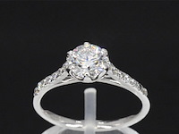 Platina ring met een 0.90 carat gia diamant en briljant geslepen diamanten - afbeelding 1 van  7