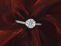 Platina ring met een 0.90 carat gia diamant en briljant geslepen diamanten - afbeelding 2 van  7