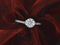 Platina ring met een 0.90 carat gia diamant en briljant geslepen diamanten - afbeelding 2 van  8