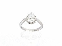Platina ring met een grote peer geslepen diamant van 1.02 carat en natuurlijke briljanten - afbeelding 6 van  9