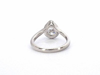 Platina ring met een grote peer geslepen diamant van 1.02 carat en natuurlijke briljanten - afbeelding 7 van  9