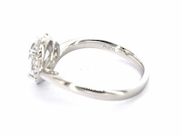 Platina ring met een grote peer geslepen diamant van 1.02 carat en natuurlijke briljanten - afbeelding 8 van  9