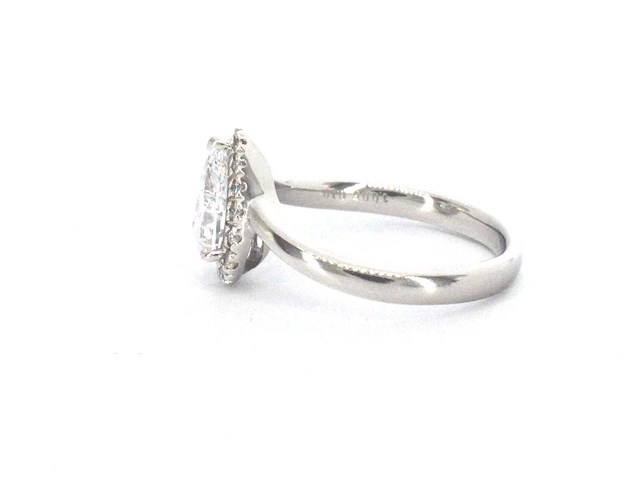 Platina ring met een grote peer geslepen diamant van 1.02 carat en natuurlijke briljanten - afbeelding 9 van  9
