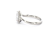 Platina ring met een grote peer geslepen diamant van 1.02 carat en natuurlijke briljanten - afbeelding 9 van  9