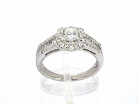 Platina ring met een natuurlijke prinses en briljant geslepen diamanten - afbeelding 7 van  11