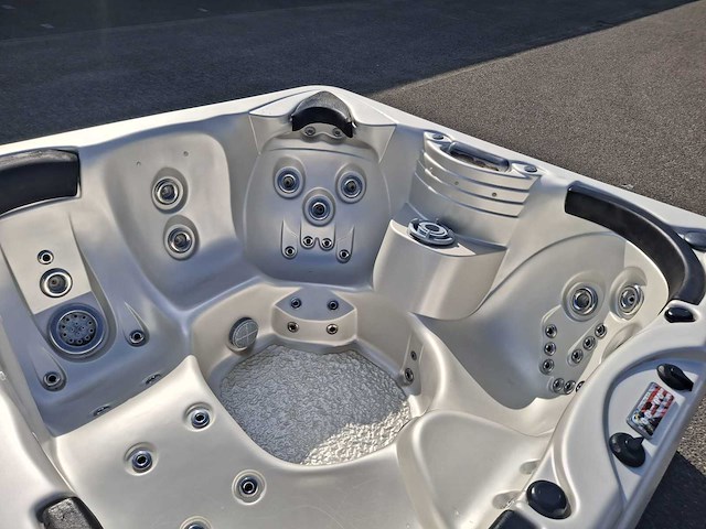 Platinum spa usa 5 persoons amerikaans jacuzzi en buitenspa - afbeelding 12 van  27