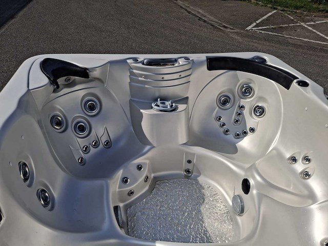 Platinum spa usa 5 persoons amerikaans jacuzzi en buitenspa - afbeelding 24 van  27