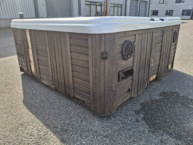 Platinum spa usa 5 persoons amerikaans jacuzzi en buitenspa - afbeelding 11 van  27