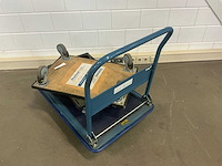 Platte kar en hondje - afbeelding 2 van  2