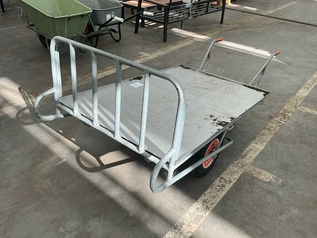 Platte kruiwagen - afbeelding 1 van  7