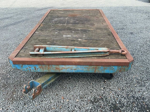 Platte wagen 300x150cm. dubbele besturing - afbeelding 1 van  5