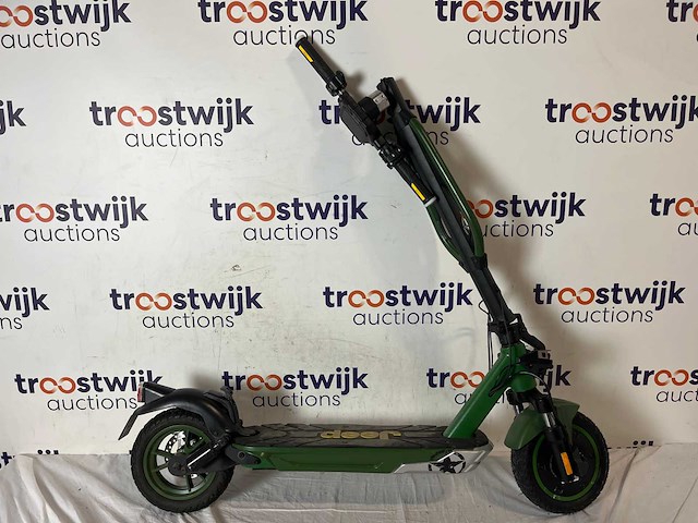 Platum jeep e-scooter | braun trimmer | fritzbox - afbeelding 1 van  2