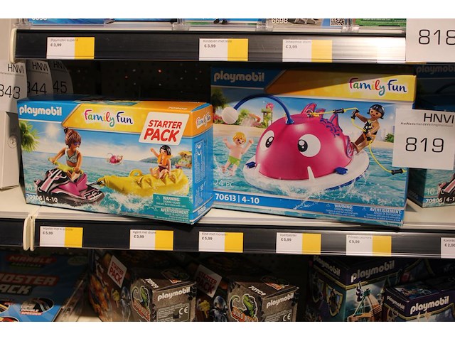 Playmobil familyfun, twee stuks. - afbeelding 1 van  1