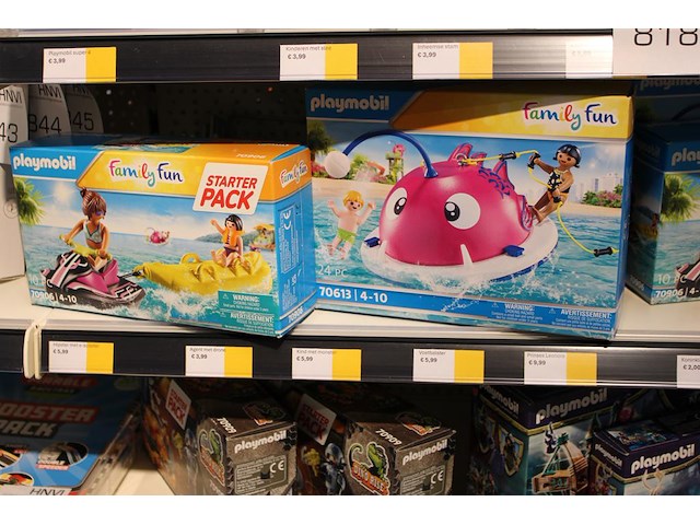 Playmobil familyfun, twee stuks. - afbeelding 1 van  1