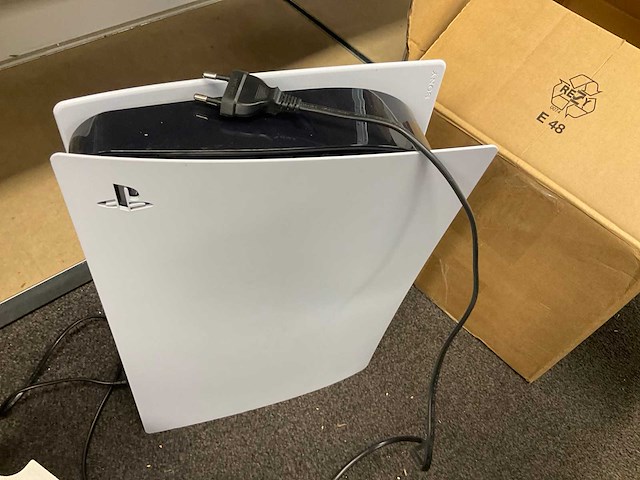 Playstation 5 gamecomputer - afbeelding 2 van  3