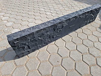 Plaza boordstenen van beton (ca. 32 stuks) - afbeelding 1 van  2