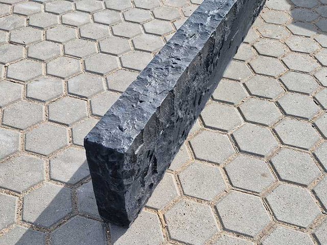 Plaza boordstenen van beton (ca. 32 stuks) - afbeelding 2 van  2