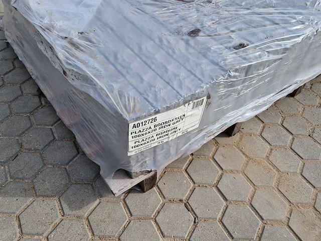 Plaza boordstenen van beton (ca. 45 stuks) - afbeelding 3 van  3