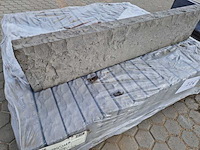 Plaza boordstenen van beton (ca. 45 stuks)