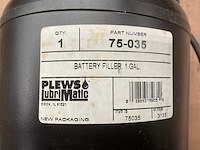 Plews lubri matic battery filler - afbeelding 1 van  3