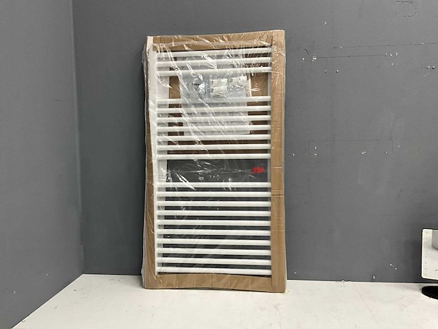 Plieger - 200441 - designradiator horizontaal wit - afbeelding 4 van  4