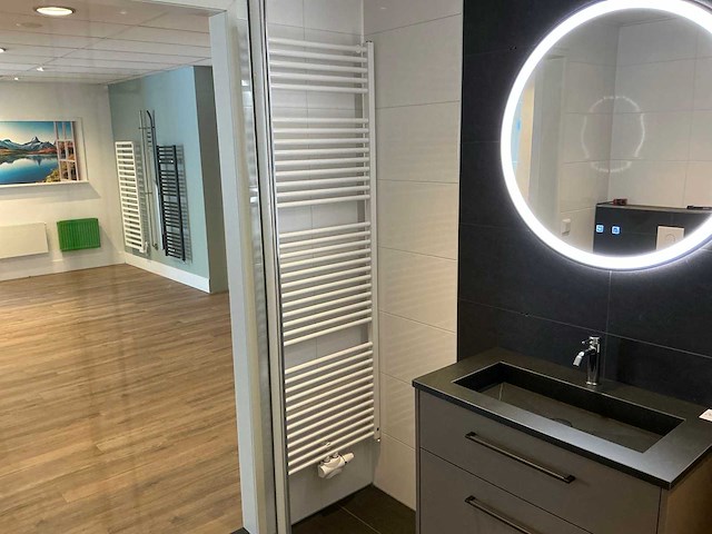 Plieger - designradiator 60 x 185 cm - afbeelding 1 van  6
