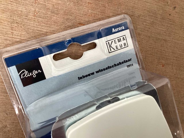 Plieger aurora wit schakelaar inbouw, wisselschakelaar (104x) - afbeelding 2 van  3