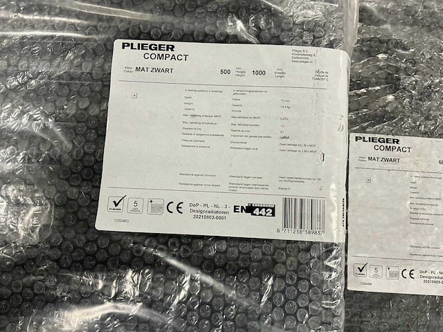 Plieger compact radiator mat zwart (2x) - afbeelding 1 van  2