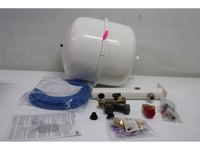 Plieger ketelaansluitset expansievatset 4-gats 1.0 bar voordruk 18 liter wit - afbeelding 2 van  3