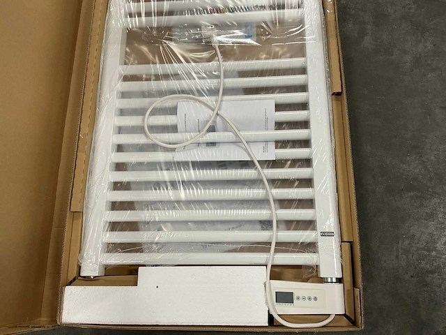 Plieger palermo el designradiator 500x1702mm (2x) - afbeelding 4 van  9