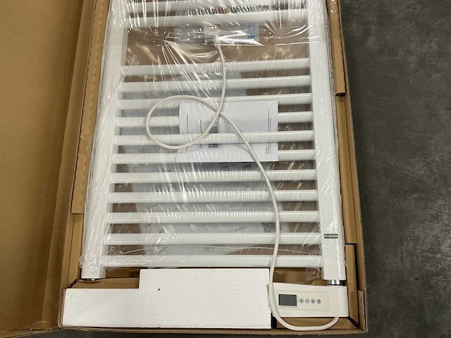 Plieger palermo el designradiator 500x1702mm - afbeelding 4 van  10