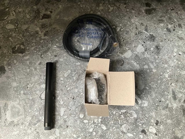 Plieger roma badset met staafhanddouche doucheslang en houder - afbeelding 3 van  5