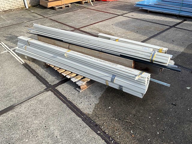 Plint (70x) - afbeelding 1 van  7