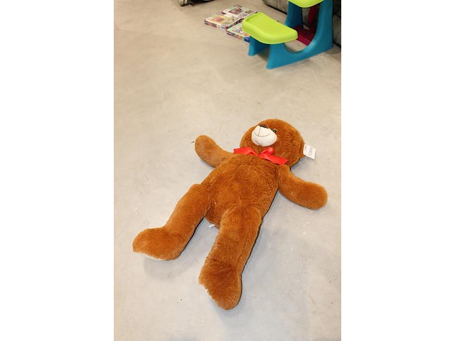 Pluche beer lengte 100 cm. - afbeelding 2 van  2